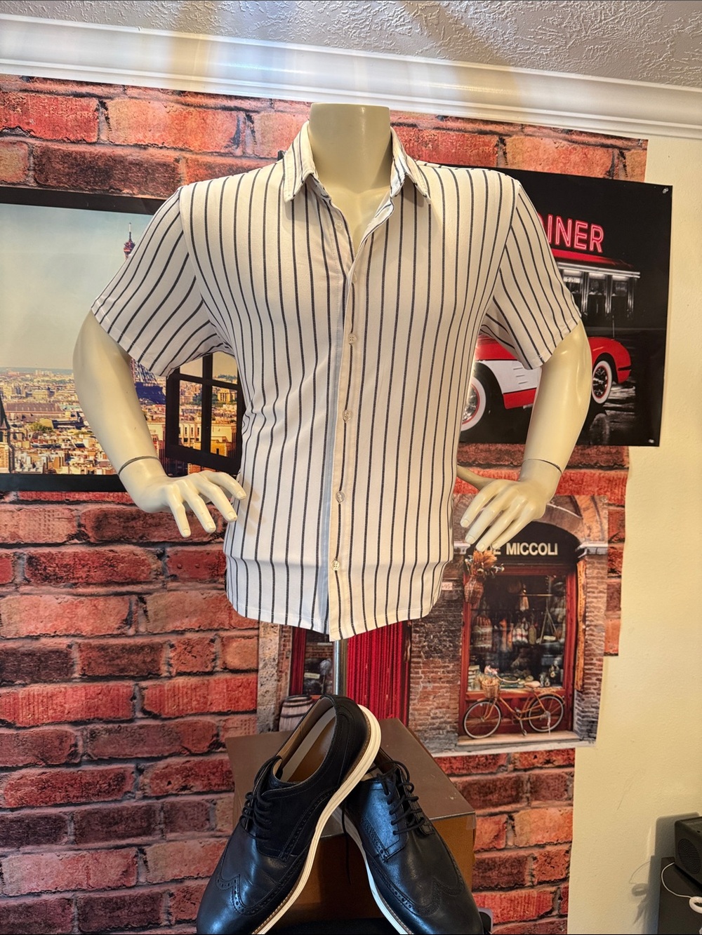 Brooklyn Standard Striped Button-Up Shirt in White and Gray